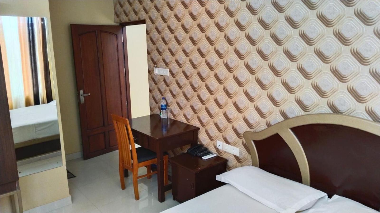 Hotel Falcon Thiruvananthapuram Eksteriør bilde