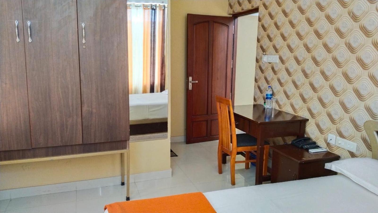 Hotel Falcon Thiruvananthapuram Eksteriør bilde
